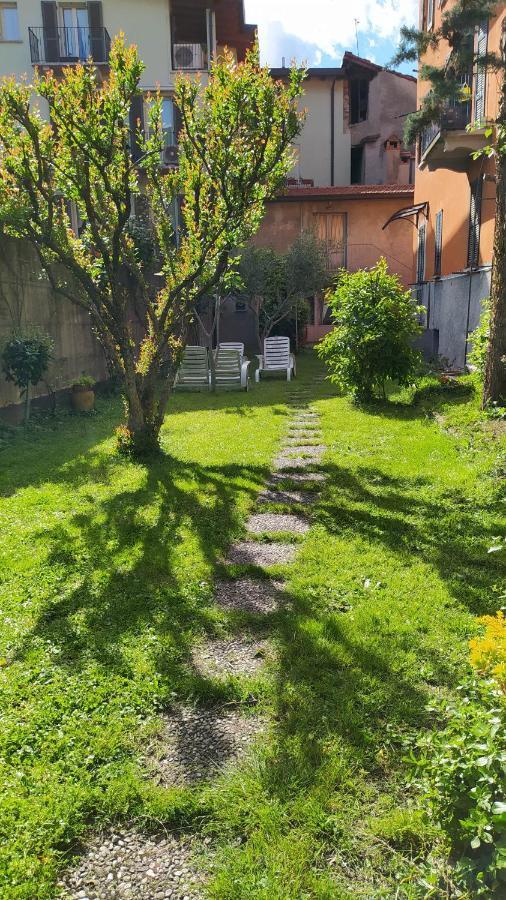 شقة Il Giardino Dei Fiori مانديلو ديل لاريو المظهر الخارجي الصورة